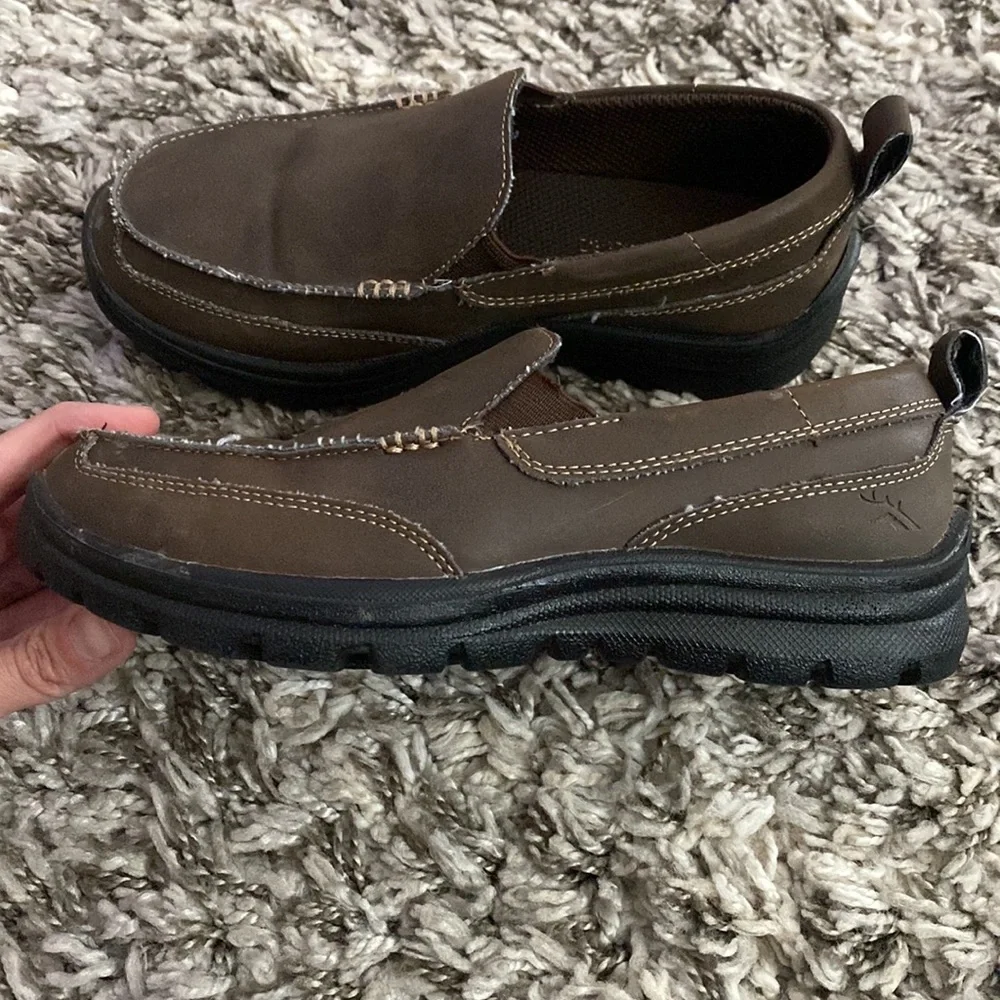 Boys size 2 dress shoes